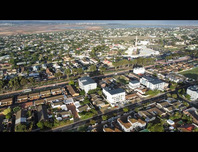 300M² BUILDING FOR SALE IN TABLE VIEW